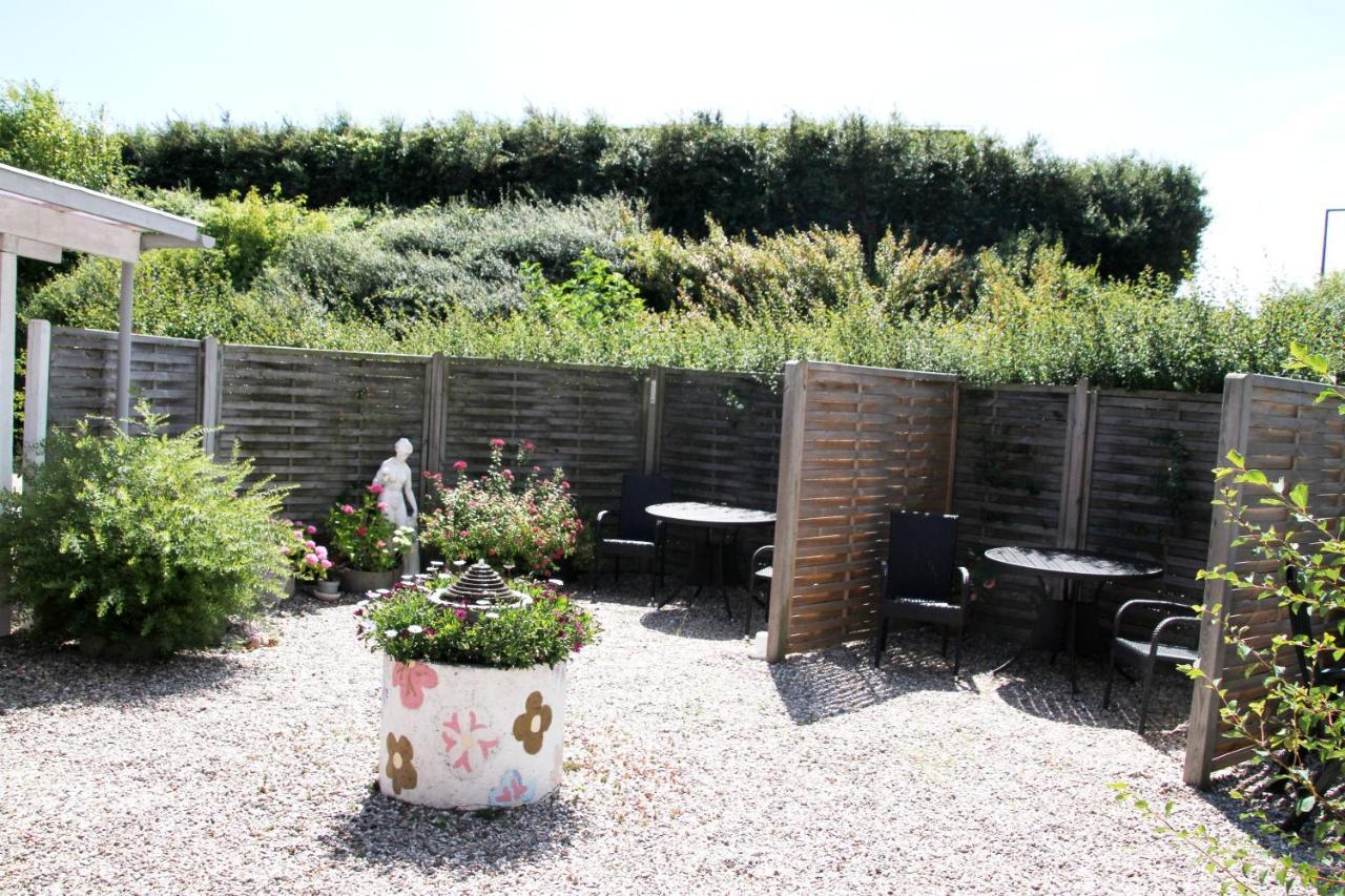 Hine Bakke Bed And Breakfast Rudkøbing Dış mekan fotoğraf